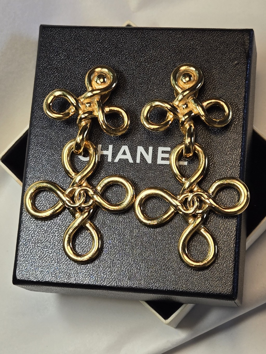 #152 Chanel Gold Plated Earrings Clip/Vintage